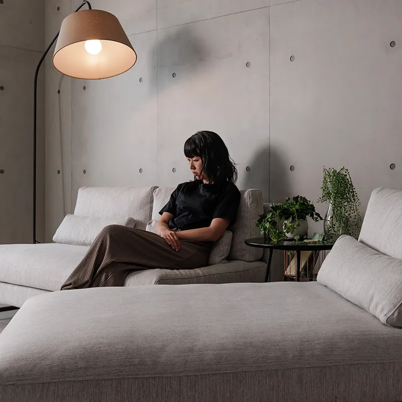 組み合わせ自由な肘なしソファー「STELA(ステラ)」の座り心地