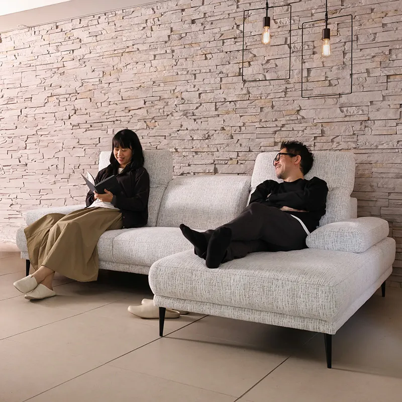 ヘッドレスト機能&肘掛け拡張機能付きモダンソファー「FLOW(フロウ)」のサイズ